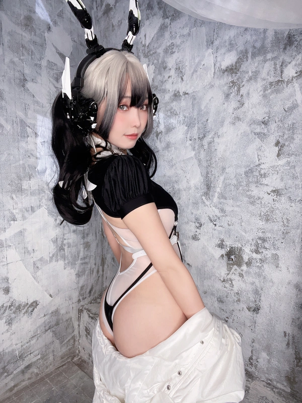 CyberGirl Blanche - ElyEE子